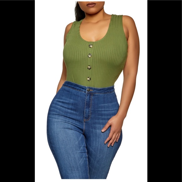 🔥PLUS SIZED RIBBED BUTTON DETAIL BODYSUIT💐 NWT🏷 - Picture 4 of 12